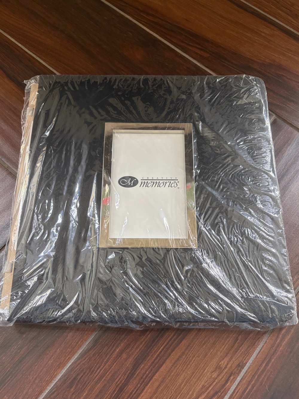 NWT! Creative Memories 12 x 12 Album in Black Leatherette for Scrapbooking